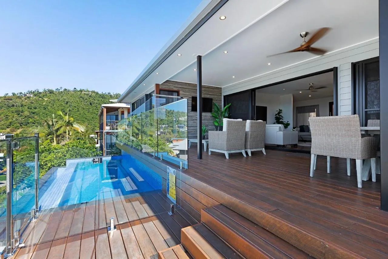Villa Lux On Nara Airlie Beach 0*,