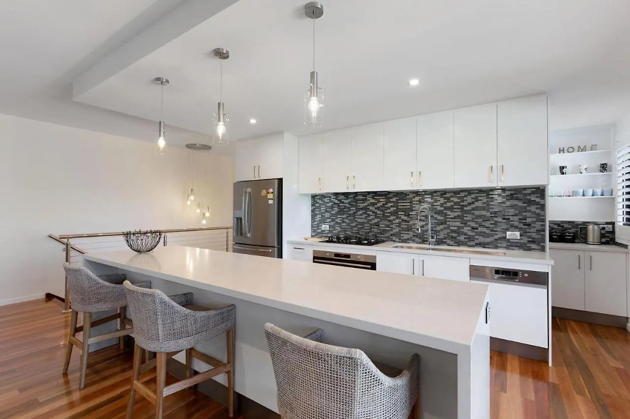 Feriehus Lux On Nara Villa Airlie Beach